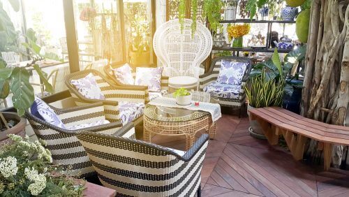 파티오에 만든 안락한 분위기의 휴식 공간