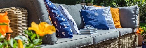 파란색 아이템을 더해 꾸민 여름 분위기 파티오