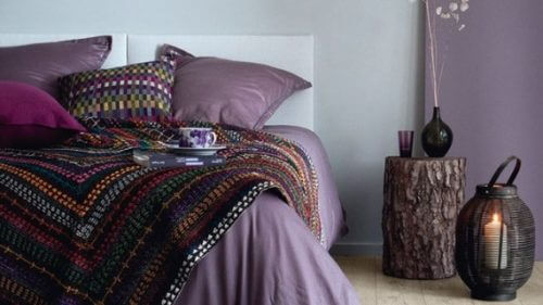 나무 밑동을 활용한 모던 나이트스탠드