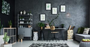 벽을 중심으로 정리된 거실 배치