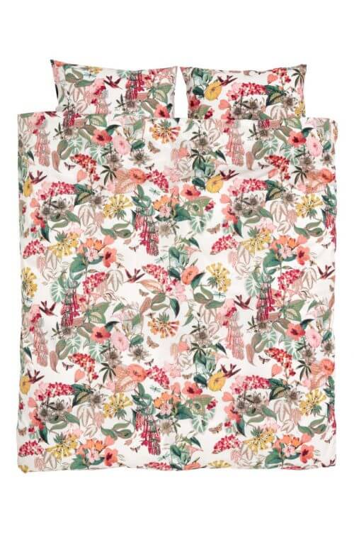 H&M에서 나온 꽃 모티브 침구