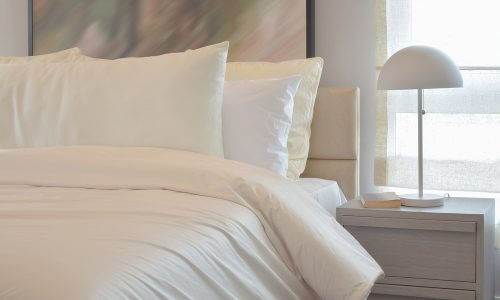 미니멀리스트 나이트스탠드 램프는 편리합니다