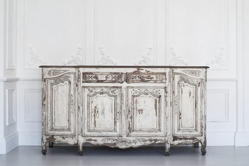 흰색 빈티지 서랍장으로 꾸민 거실