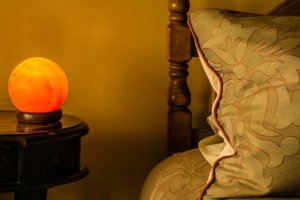 소금 램프에 공기 정화