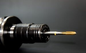 각각의 재료에 드릴을 사용하는 방법