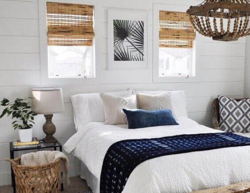 햇살이 천연 섬유 커튼을 비추며 통과하는 모습은 환상적이다.