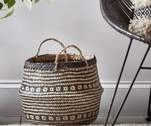 천연 섬유로 된 제품들 중에서는 독특한 디자인으로 인해 그 자체만으로도 훌륭한 인테리어를 완성하기도 한다.