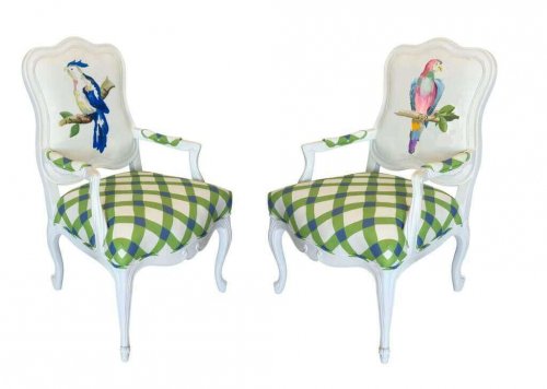 오랜 전통과 최신 트렌드를 서로 접목시키는 데 대한 그녀의 관심사를 반영한다.