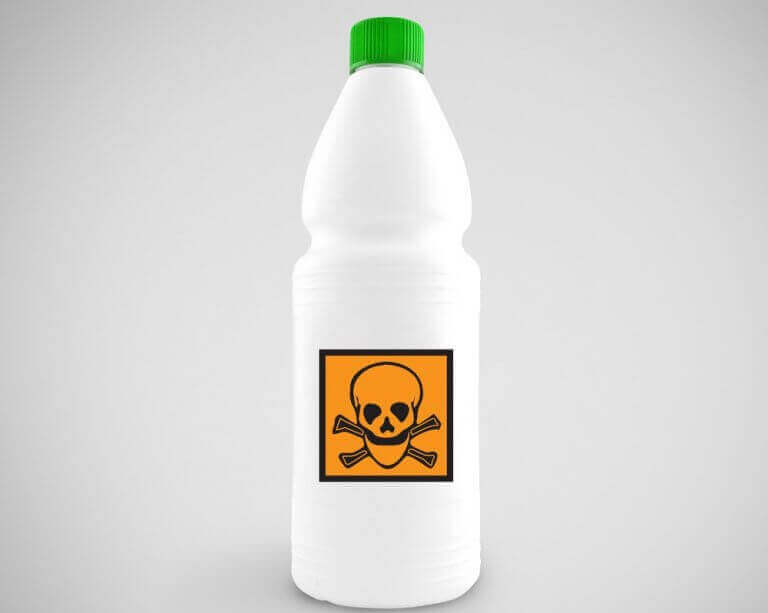 원목 가구를 암모니아