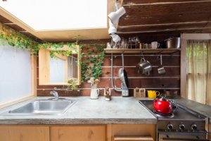 부엌을 더 크게 보이게 하는 10가지 방법 - 거울