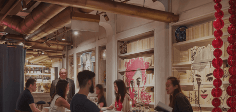 상업공간의 벽화와 그래피티 사례