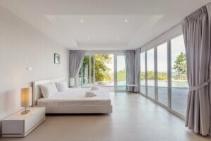 흰색 벽 = 좋은 조명