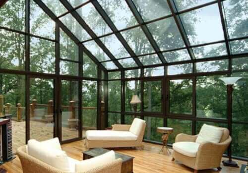 일광욕실을 만드는 간단한 방법: 유리 지붕 일광욕실