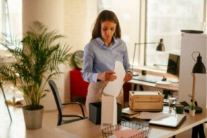 집에 쌓인 서류들을 효과적으로 정리하는 방법